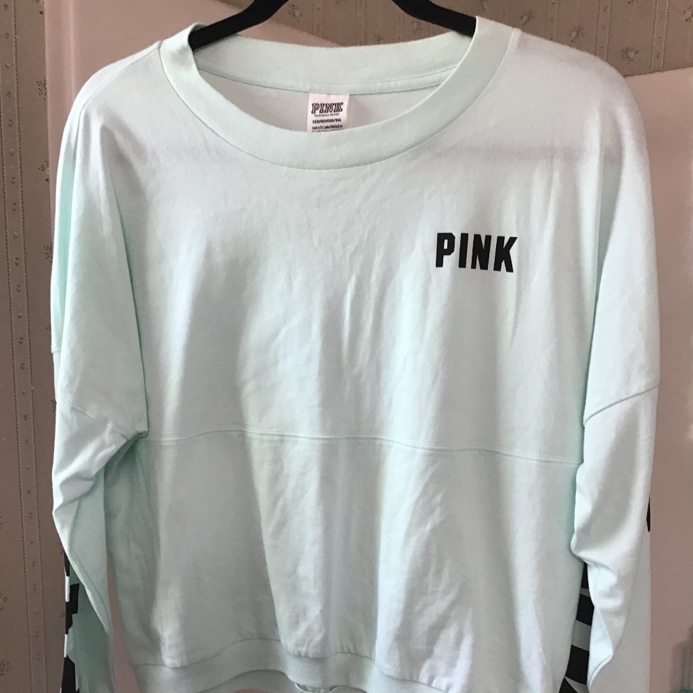 PINK Victoria’s Secret crop top in mint